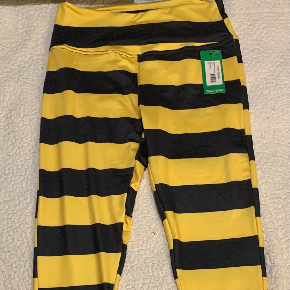 Black n yellow leggings